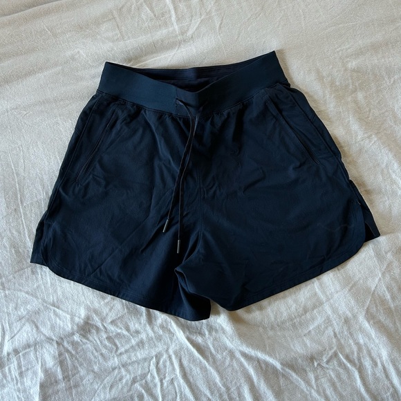 License to Train High-Rise Short 4" - Picture 2 of 4